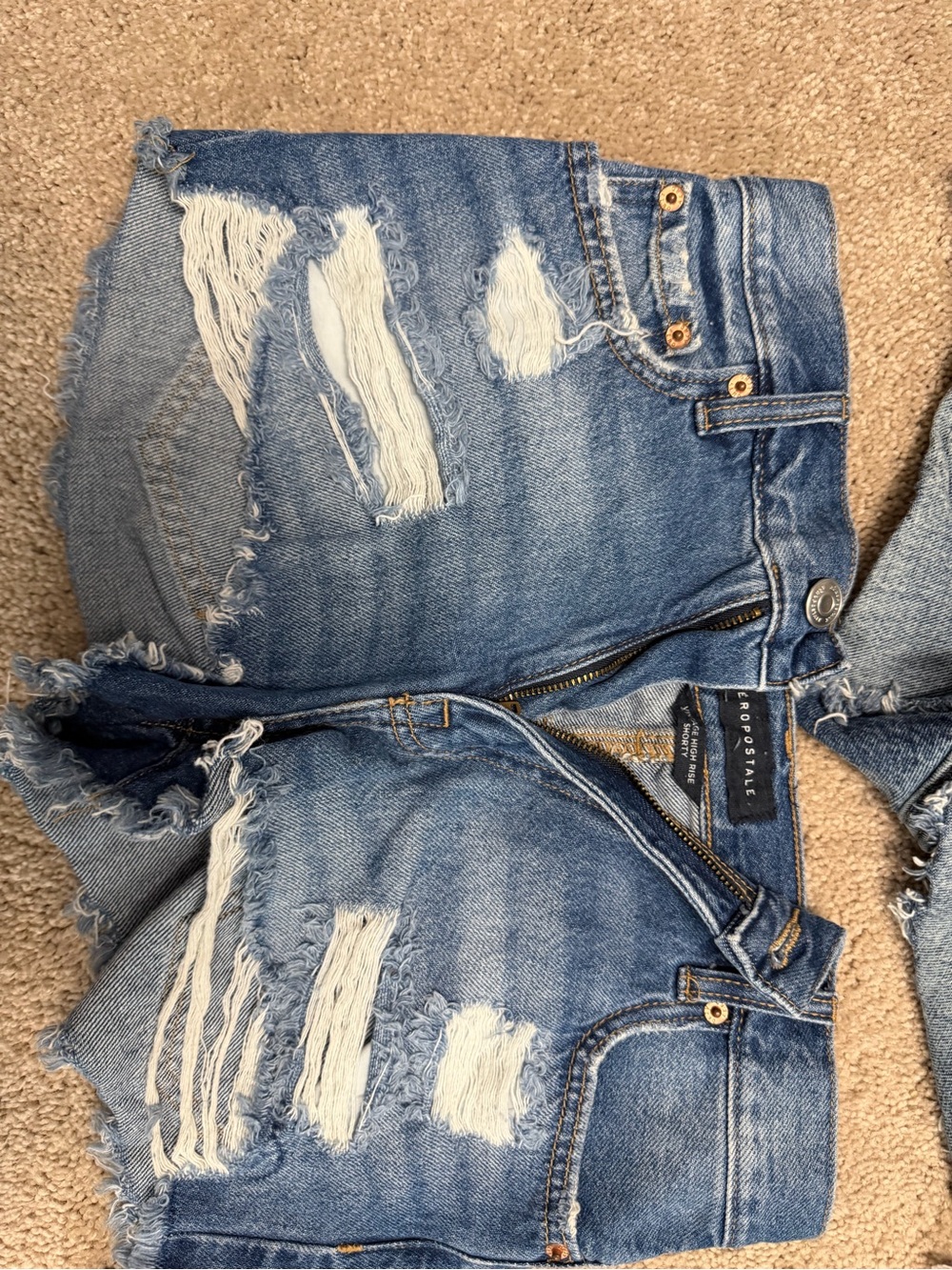 Levi's, AE, and Aero Women's Denim and Pink Jean Shorts 5 Pair Lot - Picture 6 of 8